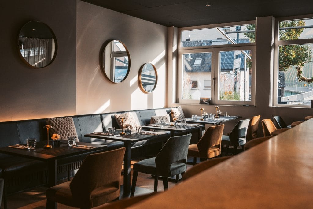 Restaurant Meurer Mosel Kaiserstrasse Reil mit Terrasse und regionaler Küche just damn good